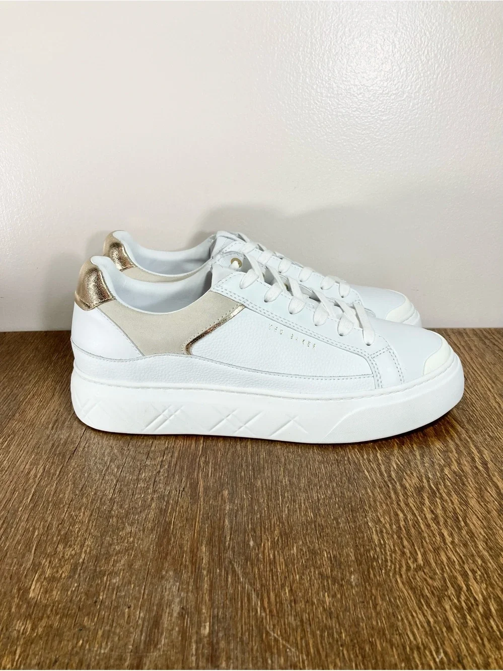 Ted Baker Adison Platform Sneaker Women’s Size 10 White/Metallic Gold